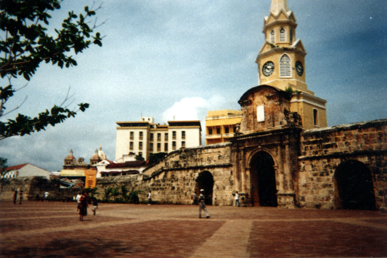Colombia コロンビア 入国物語 コインが決めた南米周遊ルート カルタヘナ コロンビア の旅行記 ブログ By 北風さん フォートラベル
