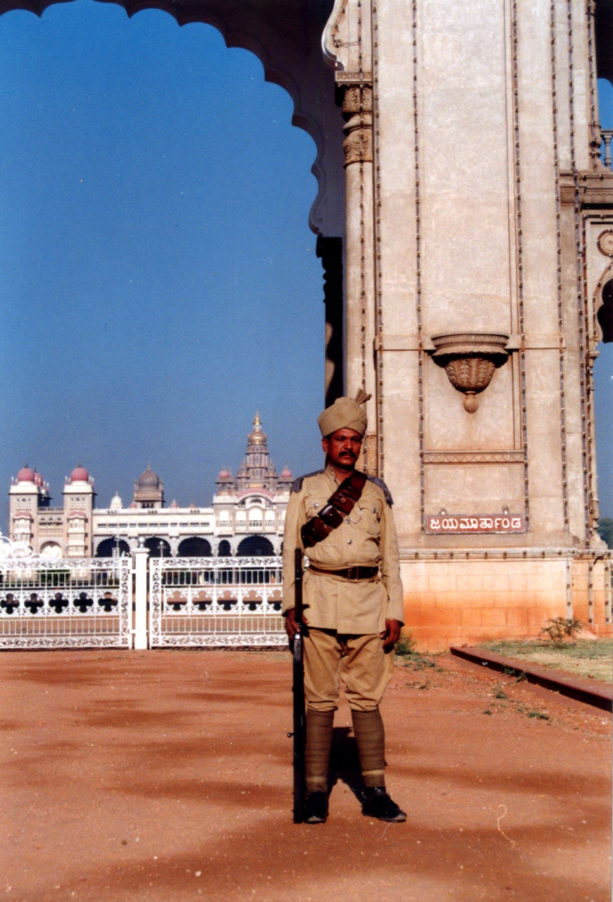 MYSORE （マイソール）で観たインド一の大金持ちの家 「マハ−ラジャ宮殿 」
