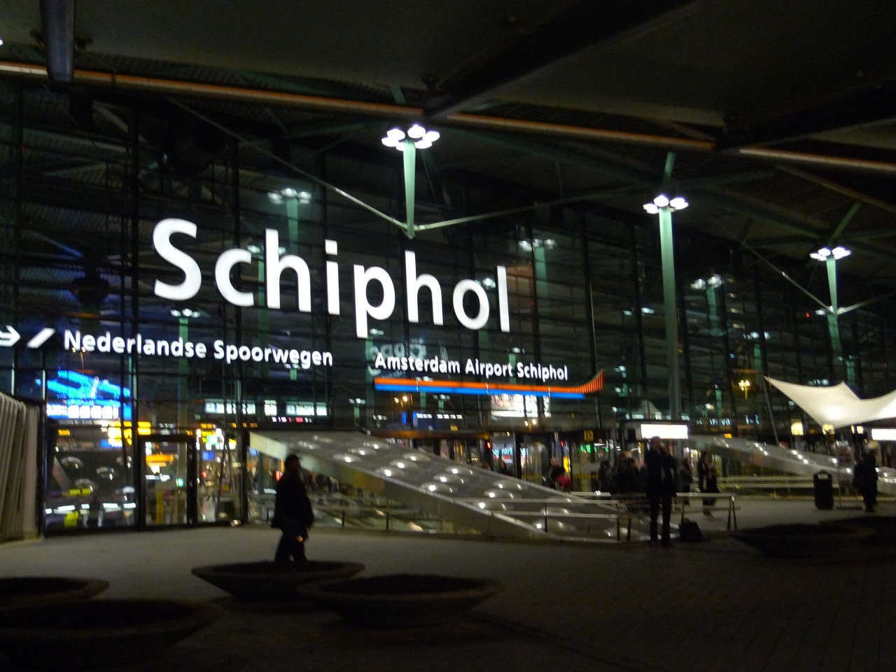 スキポール空港到着 ホテルへ移動 アムステルダム オランダ の旅行記 ブログ By Sharuさん フォートラベル