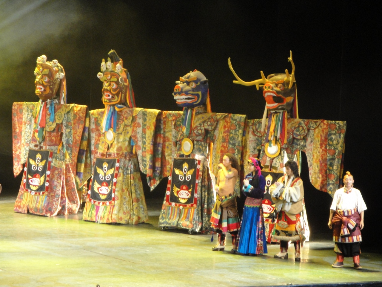 チベット民族舞踊ショー