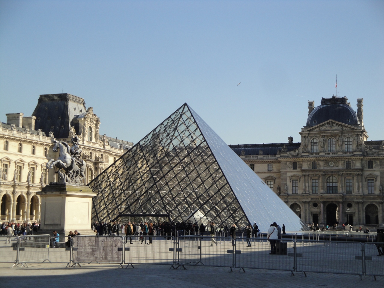 パリといえばルーブル美術館 パリ フランス の旅行記 ブログ By 旅する人さん フォートラベル