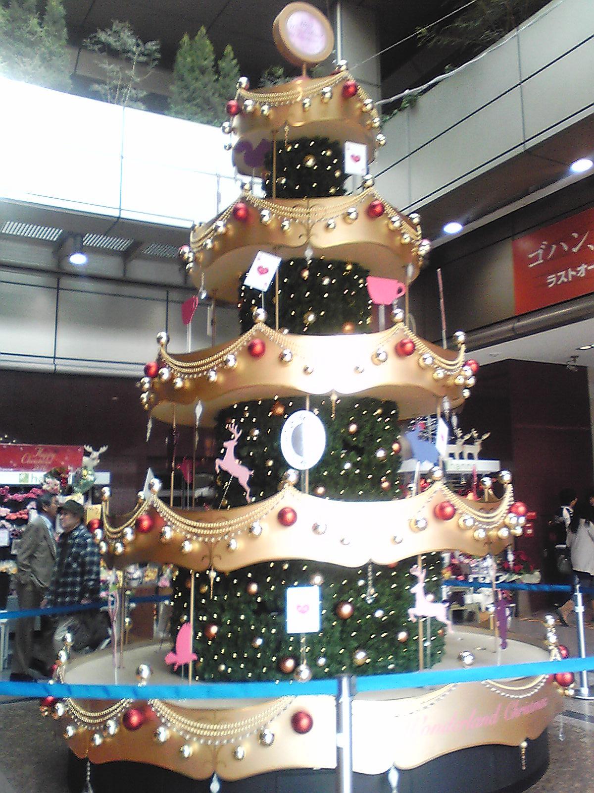 もうクリスマスツリーが飾られました ｍｉｏ 天王寺ステーション ミナミ 難波 天王寺 大阪 の旅行記 ブログ By Pokoさん フォートラベル
