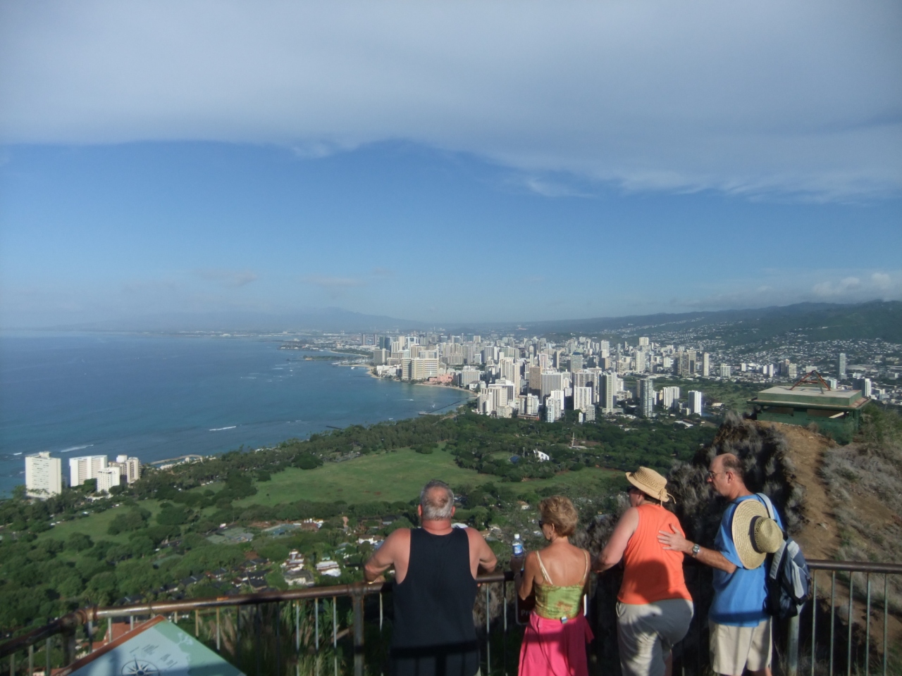 初ハワイ 母娘旅 4 ダイヤモンドヘッド登山と最後のワイキキ散歩 ホノルル ハワイ の旅行記 ブログ By Chococoさん フォートラベル