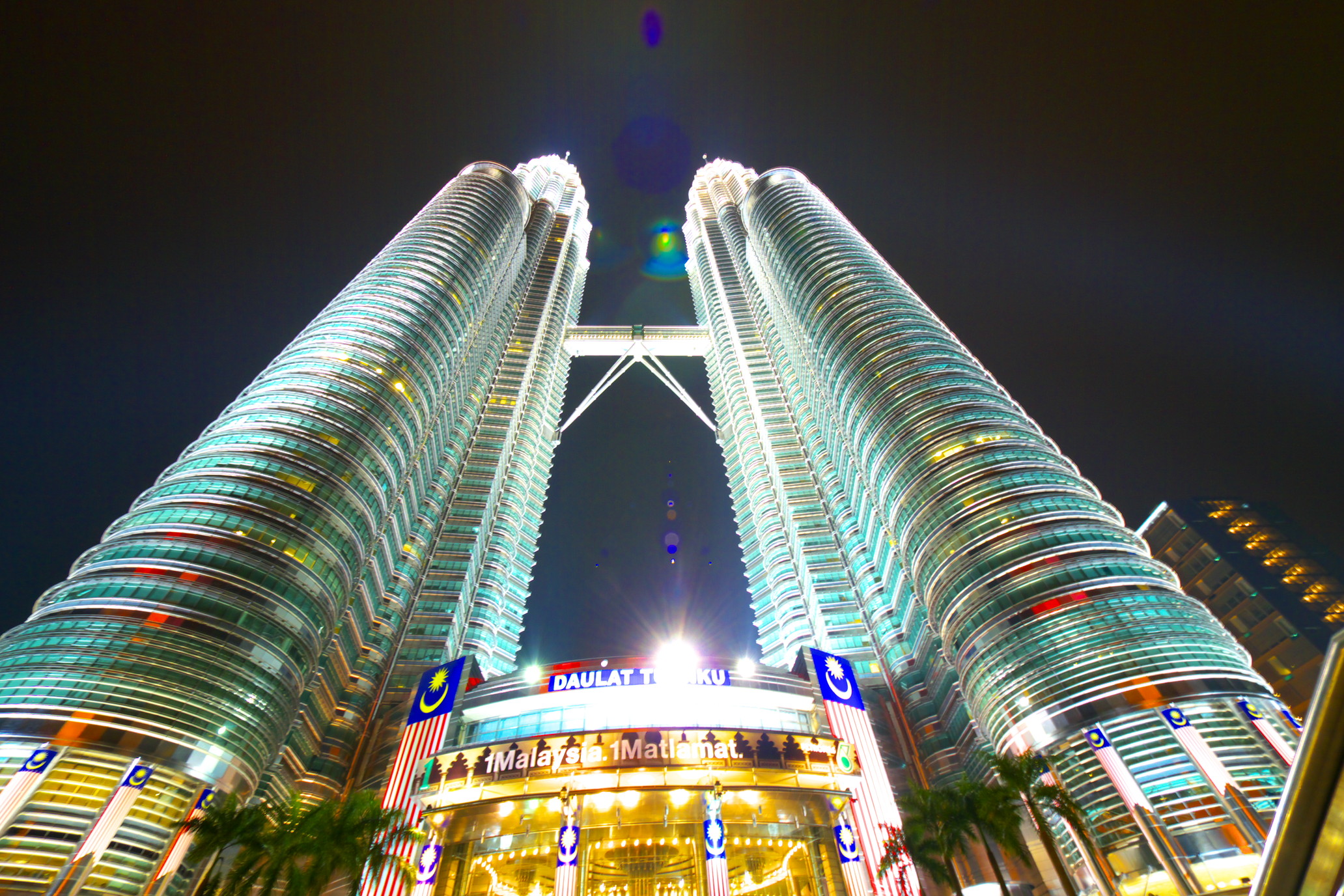 ペトロナス ツインタワー Petronas Twin Towers クアラルンプール マレーシア の旅行記 ブログ By キラさん フォートラベル