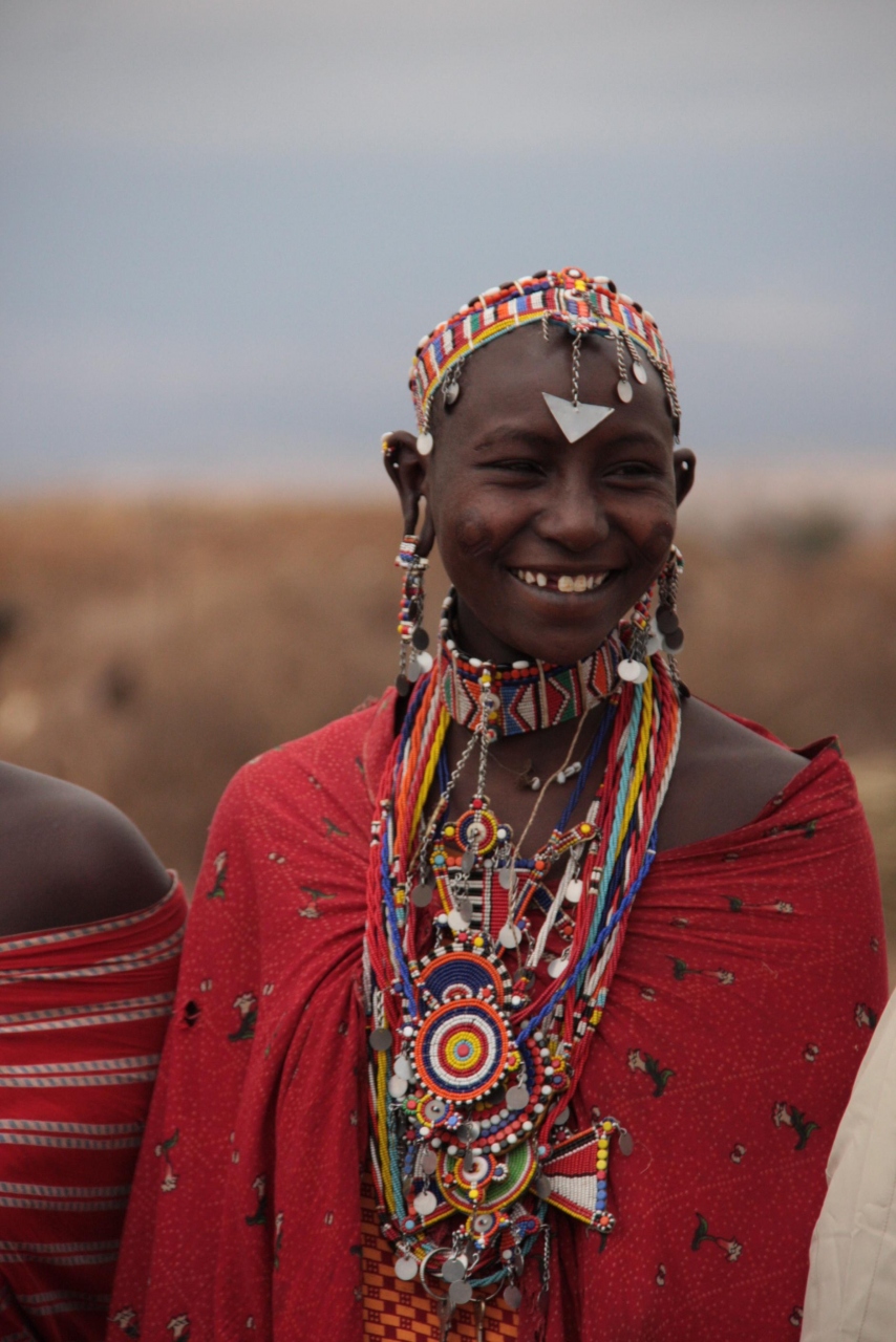 通販でクリスマス アフリカ ケニア 首飾り マサイ族 - ネックレス