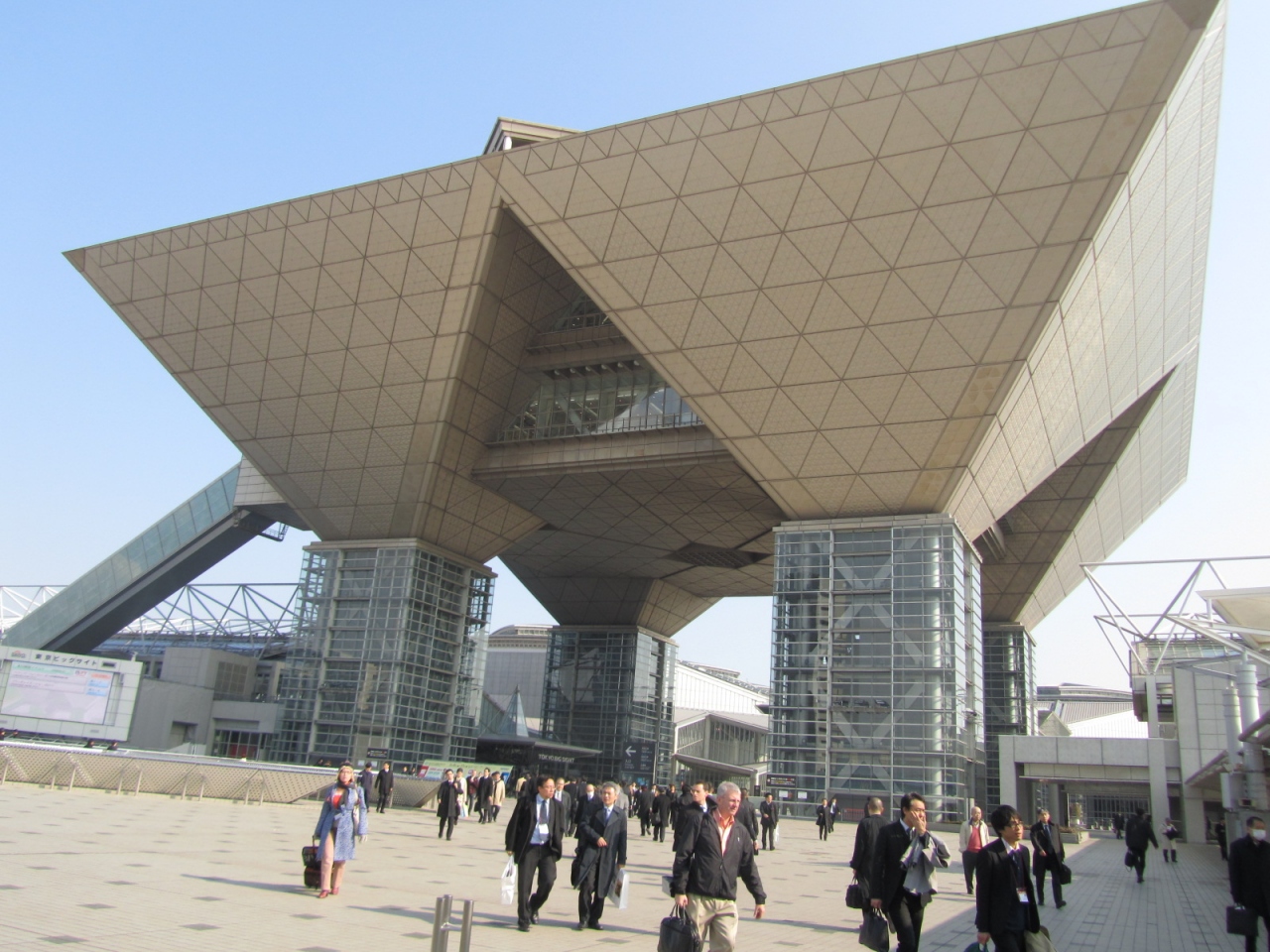 久しぶりに新橋よりユリカモメに乗る 国際展示場正門より豊洲駅迄 東京の旅行記 ブログ By Tsunetaさん フォートラベル