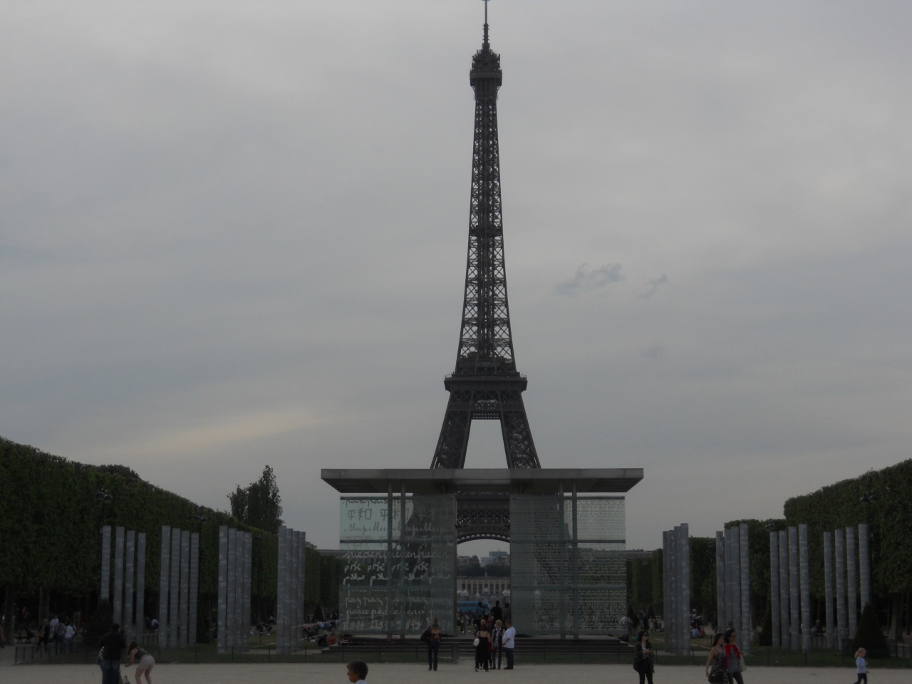 花の都パリのシンボルであるエッフェル塔』パリ(フランス)の旅行記 