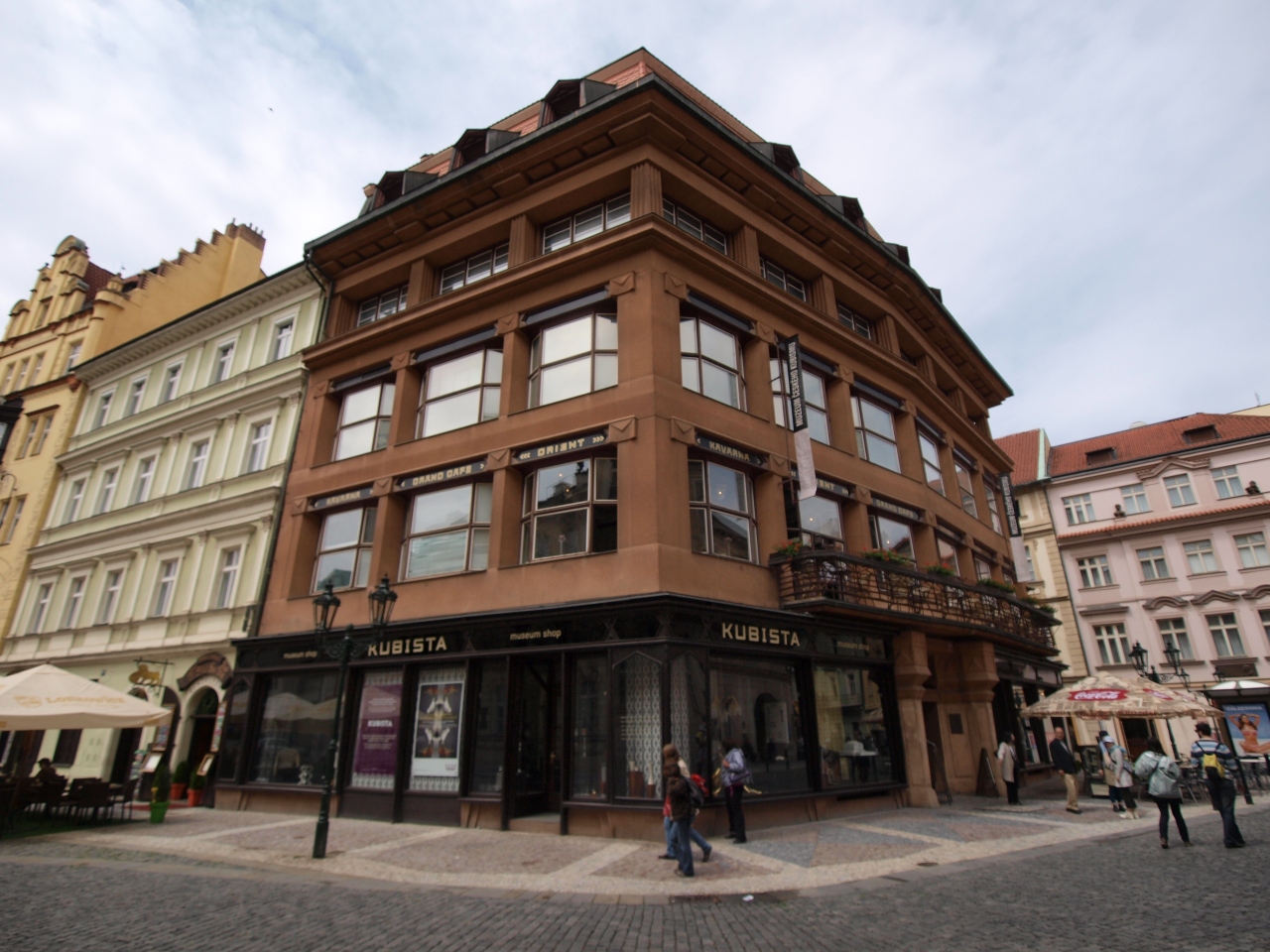 Praha チェコ キュビズム建築巡礼 プラハ チェコ の旅行記 ブログ By Shoyanさん フォートラベル Praha チェコ キュビズム建築巡礼 プラハ チェコ の旅行記 ブログ By Shoyanさん フォートラベル