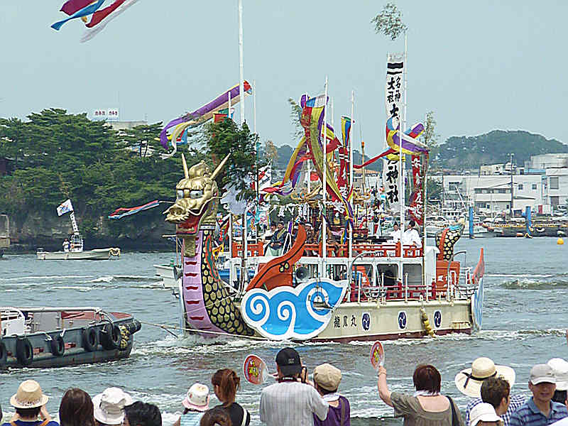 神輿海上渡御 塩竈 みなと祭 日本三大船祭り 2 塩竈市 宮城県 多賀城 塩釜 利府 宮城県 の旅行記 ブログ By Sintabiさん フォートラベル