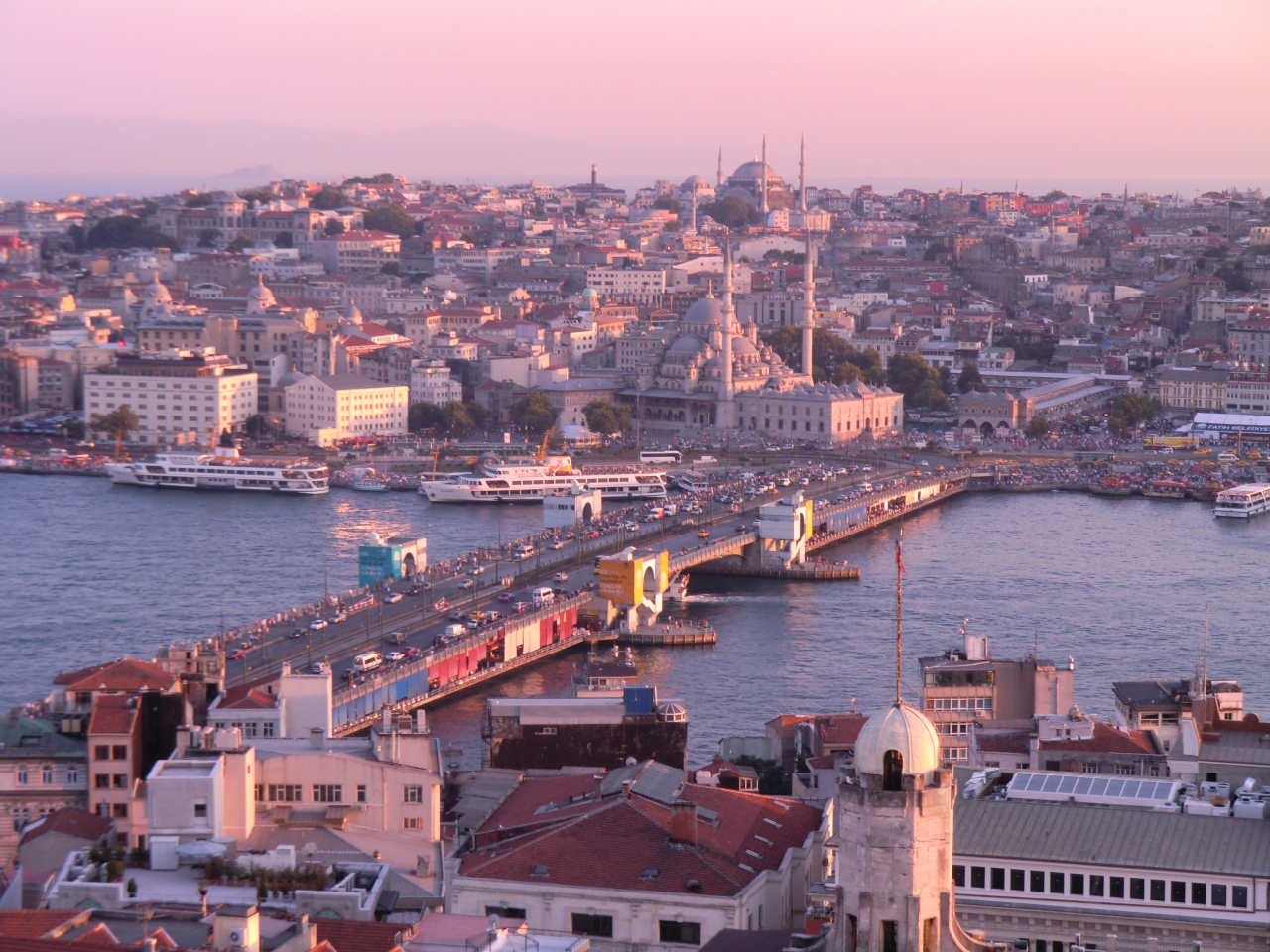 イスティクラール通りからガラタ塔の夕暮れ イスタンブール その3 イスタンブール トルコ の旅行記 ブログ By サバーイさん フォートラベル