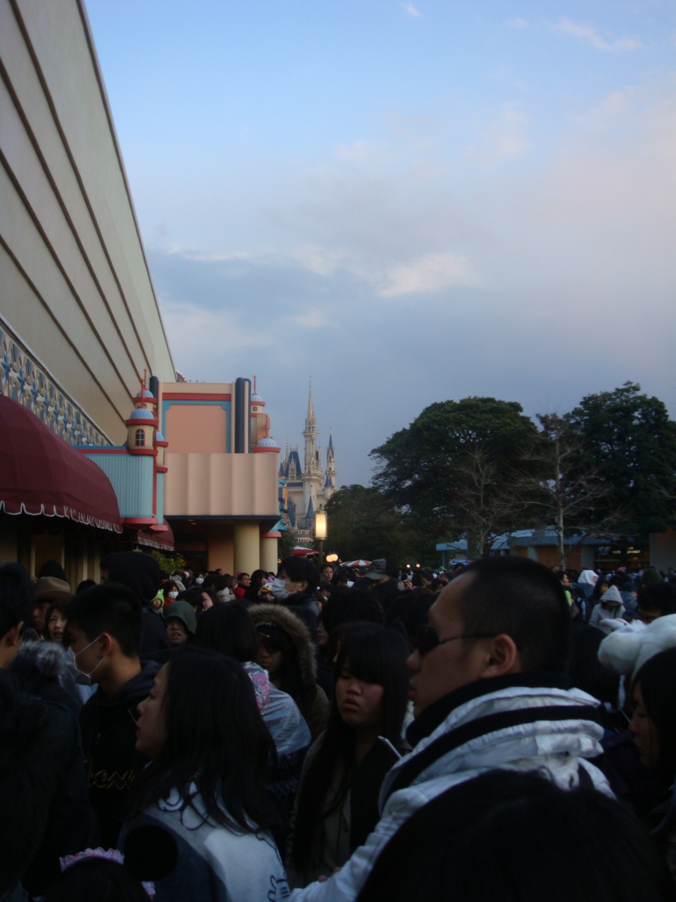 震災の日のディズニーランド 東京ディズニーリゾート 千葉県 の旅行記 ブログ By Docomoさん フォートラベル 震災の日のディズニーランド 東京ディズニーリゾート 千葉県 の旅行記 ブログ By Docomoさん フォートラベル