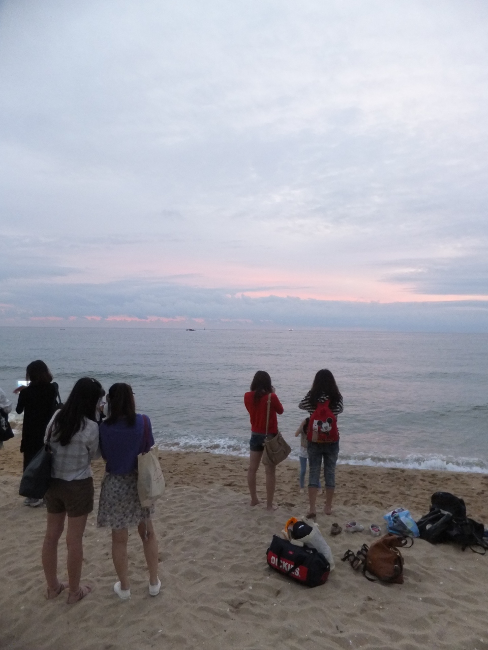 海辺の駅で朝焼けを 江陵 run run jump 真夏の韓国へキターッ 2 江稜 平昌 韓国 の旅行記 ブログ By がりさん フォートラベル 海辺の駅で朝焼けを 江陵 run run jump 真夏の韓国へキターッ 2 江稜 平昌 韓国 の旅行記 ブログ By がりさん フォートラベル