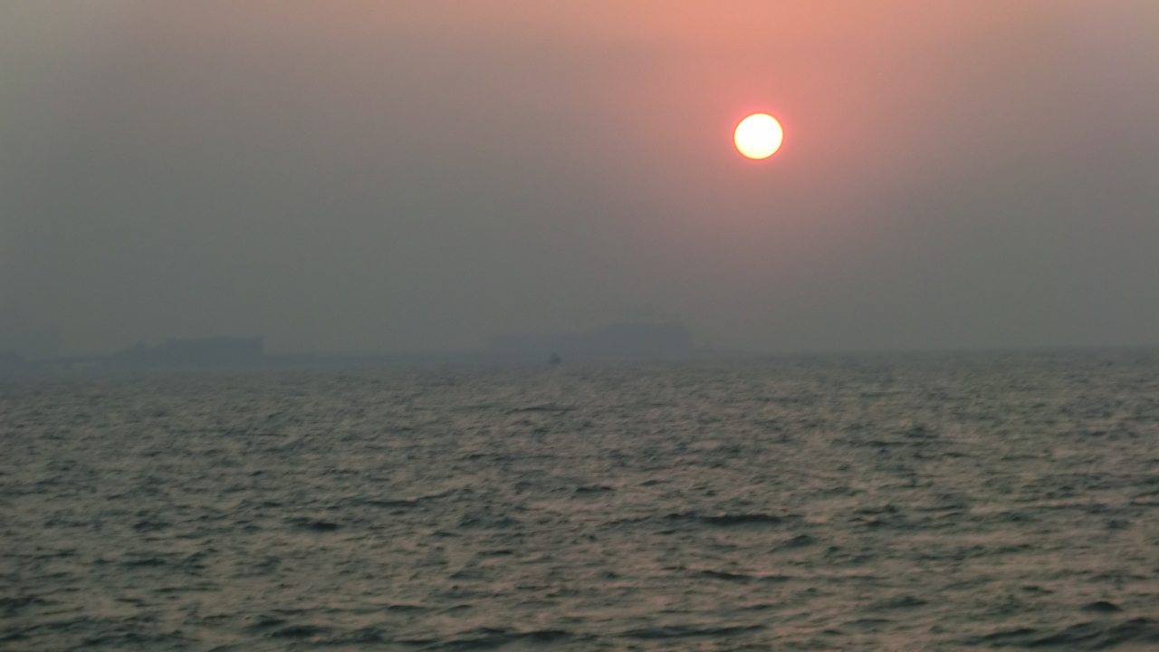 ペルシャ湾の夕日は水平線に沈めず ドバイ アラブ首長国連邦 の旅行記 ブログ By お い らさん フォートラベル