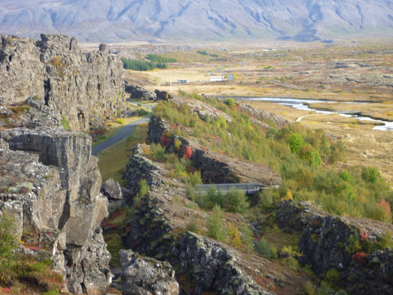 地球の割れ目は 今も活動中 アイスランド旅行 ゴールデンサークル周辺 アイスランド の旅行記 ブログ By ニースのミモザさん フォートラベル