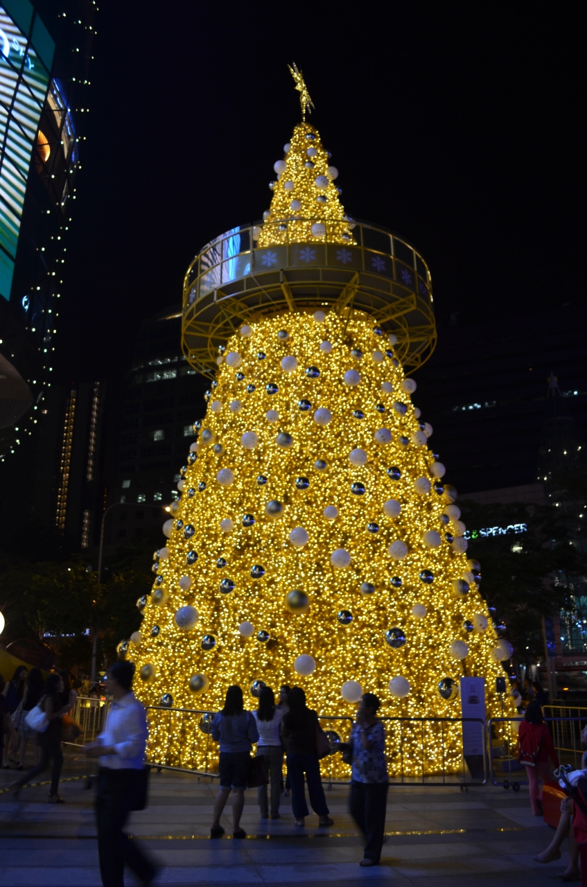 シンガポールのクリスマス イルミネーションが輝く常夏の町のクリスマス シンガポール シンガポール の旅行記 ブログ By ハンクさん フォートラベル