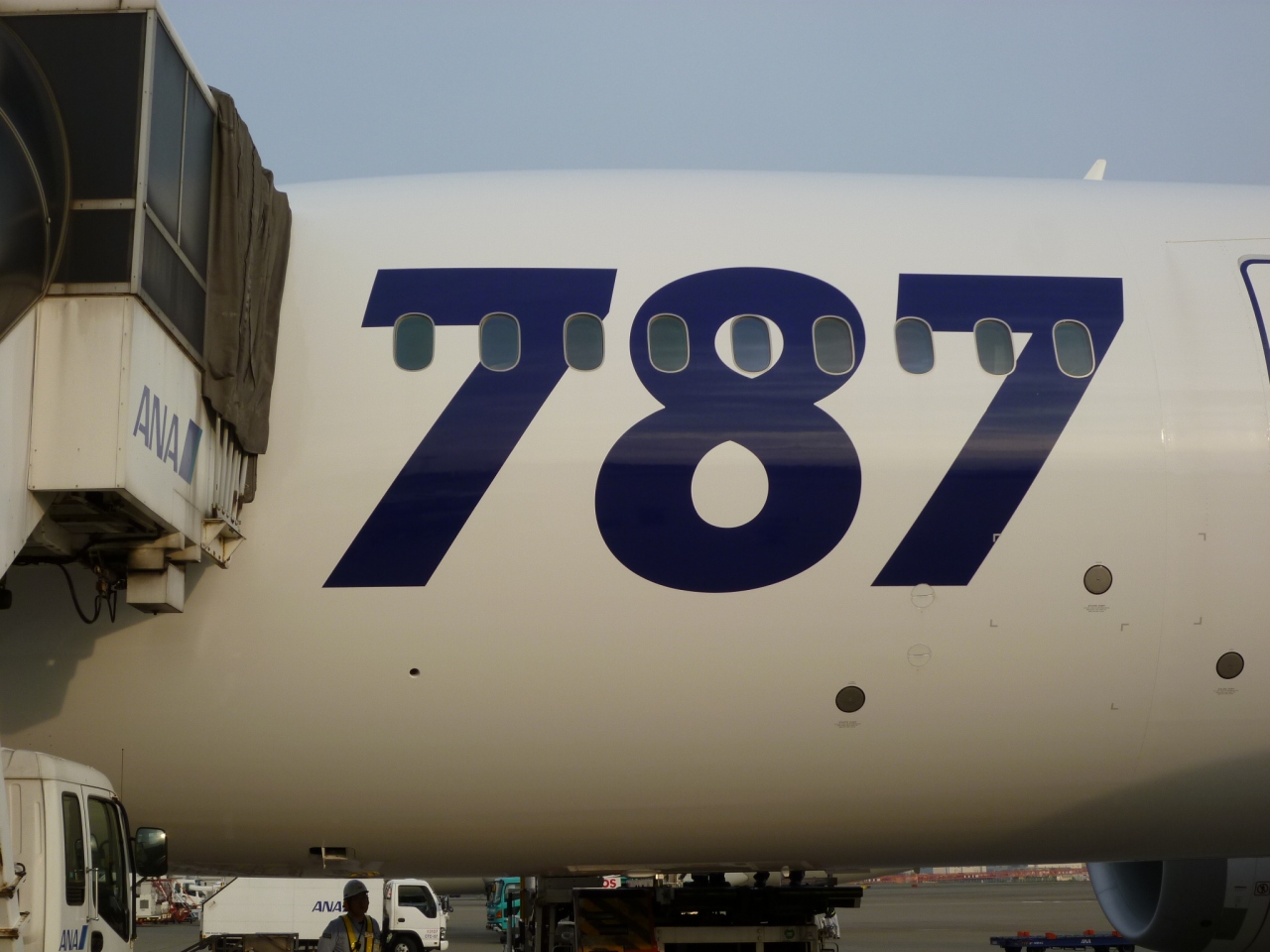 Ana 87 8 Dreamliner 世界初登場 羽田 岡山 搭乗記 11年11月 岡山市 岡山県 の旅行記 ブログ By Goasiaさん フォートラベル