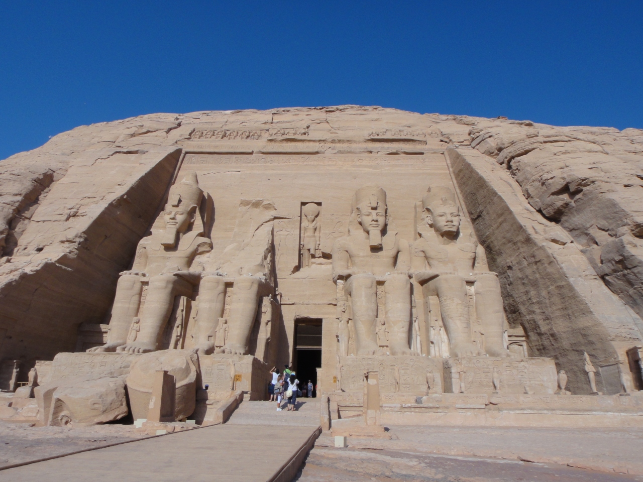 古代エジプト女一人旅 ファラオとのロマンスを求めて アスワン アブシンベル編 アブ シンベル エジプト の旅行記 ブログ By Exreplpさん フォートラベル