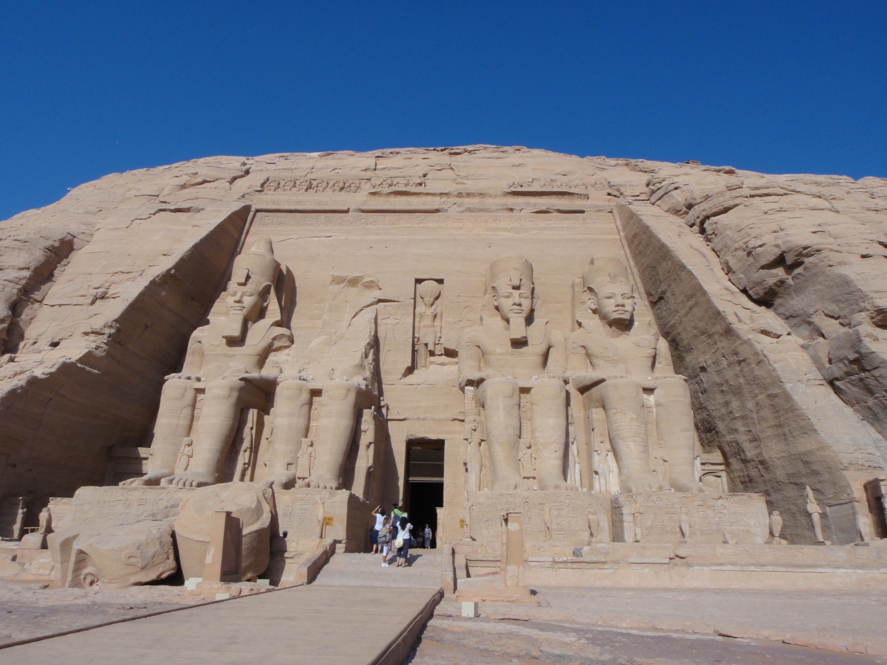 古代エジプト女一人旅 ファラオとのロマンスを求めて アスワン アブシンベル編 アブ シンベル エジプト の旅行記 ブログ By Exreplpさん フォートラベル 古代エジプト女一人旅 ファラオとのロマンスを求めて アスワン アブシンベル編 アブ シンベル エジプト の旅行記 ブログ By Exreplpさん フォートラベル