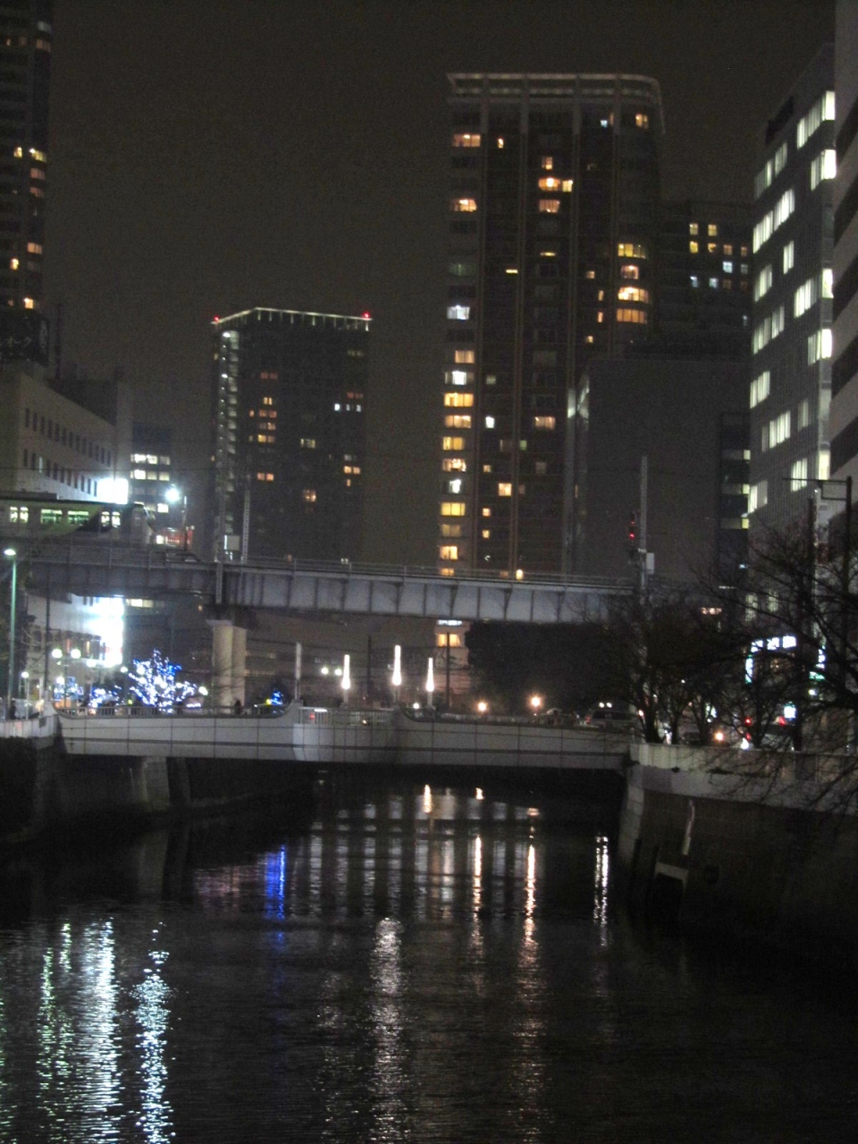 夜の五反田付近を歩く