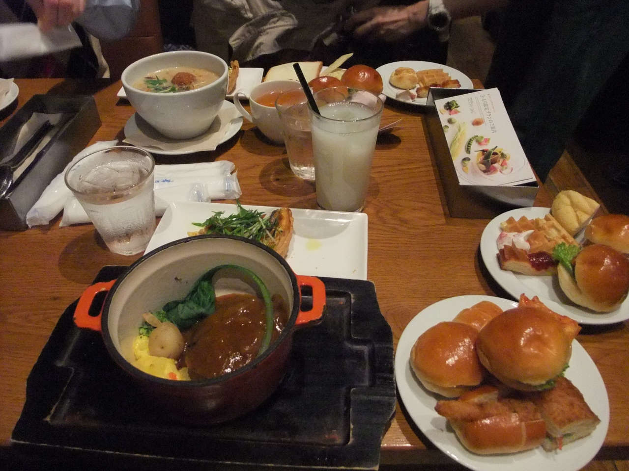 ワインバー グリル ファクトリーカフェ梅田茶屋町 キタ 大阪駅 梅田 大阪 の旅行記 ブログ By まひなさん フォートラベル