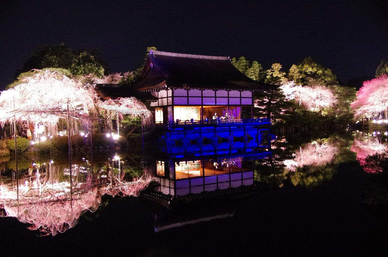 平安神宮紅しだれコンサート 12 下鴨 宝ヶ池 平安神宮 京都 の旅行記 ブログ By Jyugonさん フォートラベル