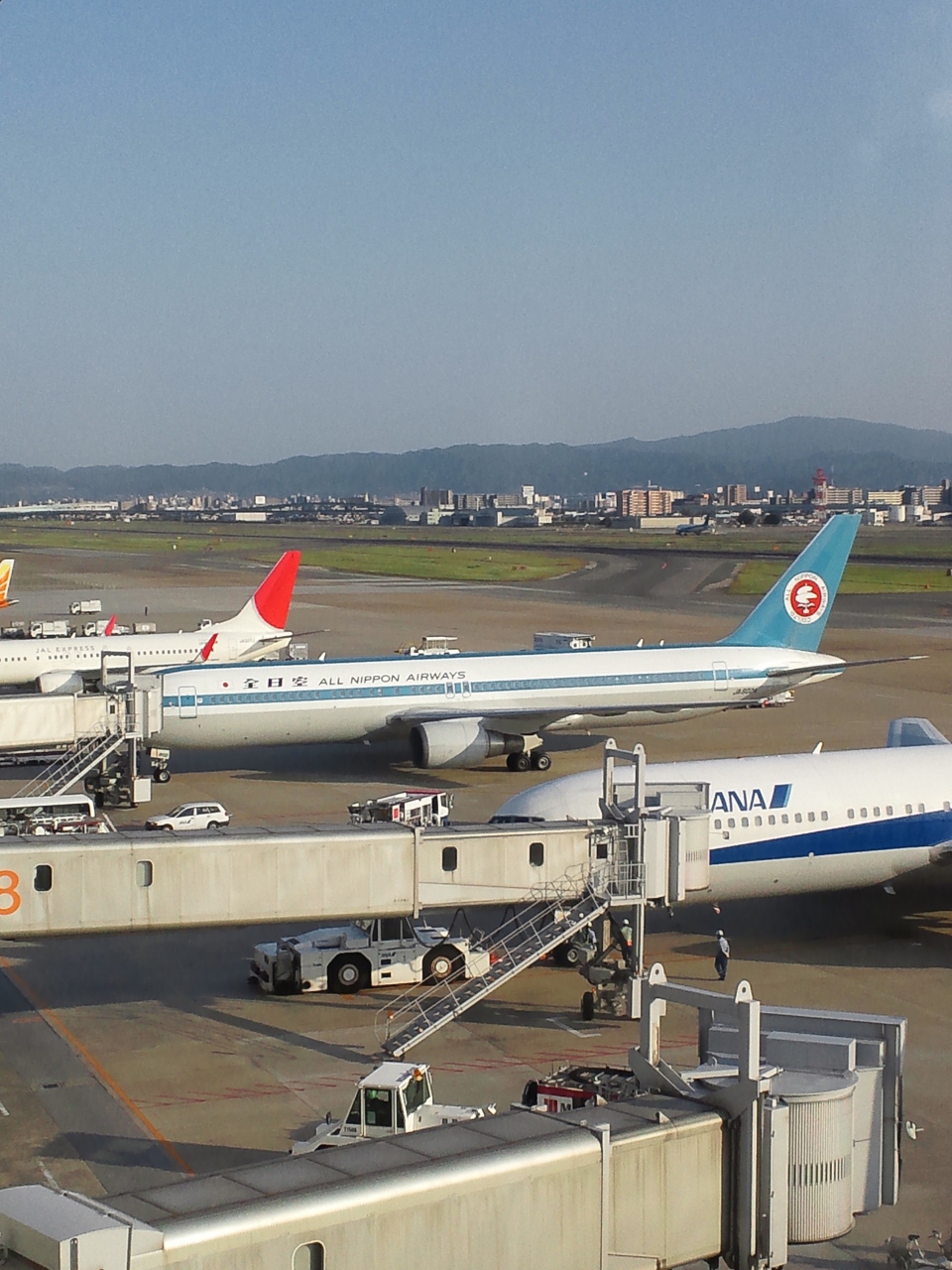福岡空港探訪 空港物語 Part4 なんとトリトンブルーとモヒカンジェットの2ショット 博多 福岡県 の旅行記 ブログ By 空を飛ぶなら青の翼に星屑の仲間たちさん フォートラベル 福岡空港探訪 空港物語 Part4 なんとトリトンブルーとモヒカンジェットの2ショット 博多 福岡県 の旅行記 ブログ By 空を飛ぶなら青の翼に星屑の仲間たちさん フォートラベル