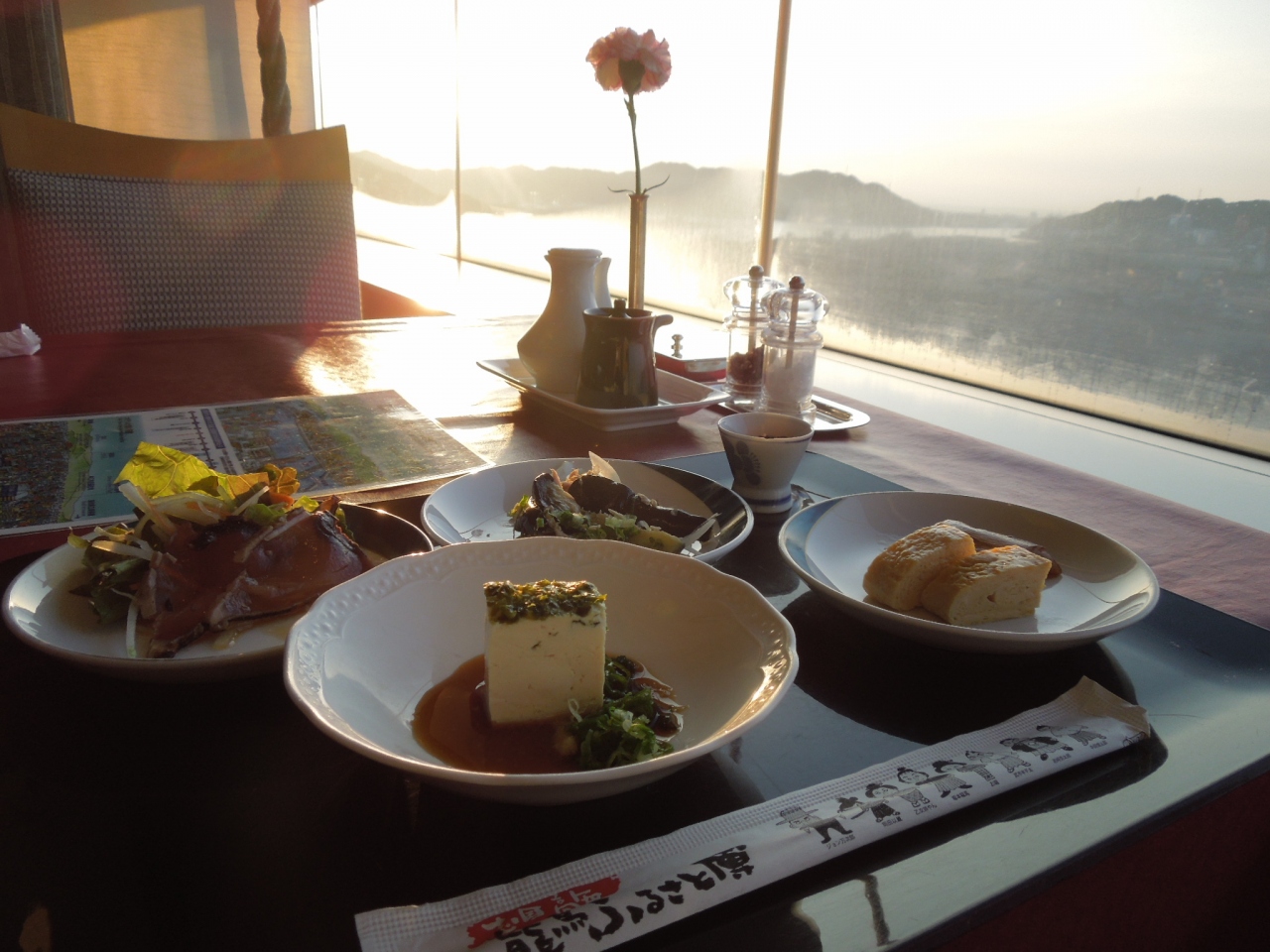 年末の家族旅行は高知へ おいしいひろめ市場のディナーと日航高知旭ロイヤルの朝食で満腹満足 編 高知市 高知県 の旅行記 ブログ By いぬいぬさん フォートラベル