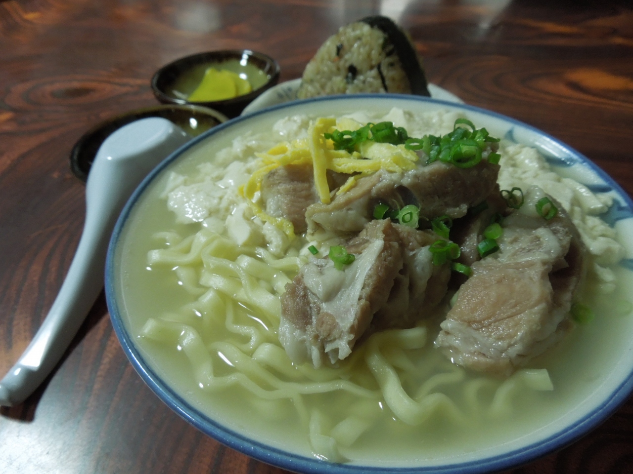 あけまして沖縄 高江洲そばでゆし豆腐そば中本鮮魚店で天ぷら食べて 斎場御嶽は有料に 編 知念 玉城 八重瀬 沖縄県 の旅行記 ブログ By いぬいぬさん フォートラベル
