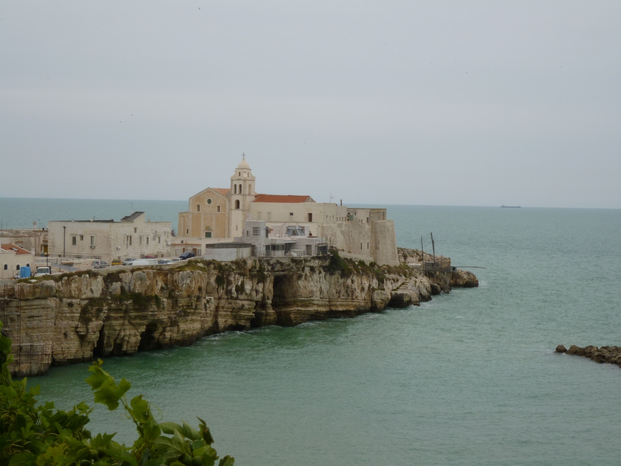 南イタリアドライブ旅行記 カステル デル モンテ モンテ サンタンジェロ ヴィエステ プーリア州 イタリア の旅行記 ブログ By パキータさん フォートラベル