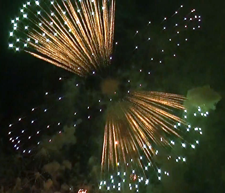 12年和歌山港まつり 花火大会動画 和歌山の夜を彩る4000発の花火の最も盛り上がる最終仕掛け花火938発の動画 和歌山市 和歌山県 の旅行記 ブログ By Aoitomoさん フォートラベル 12年和歌山港まつり 花火大会動画 和歌山の夜を彩る4000発の花火の最も盛り上がる最終仕掛け花火938発の動画 和歌山市 和歌山県 の旅行記 ブログ By Aoitomoさん フォートラベル
