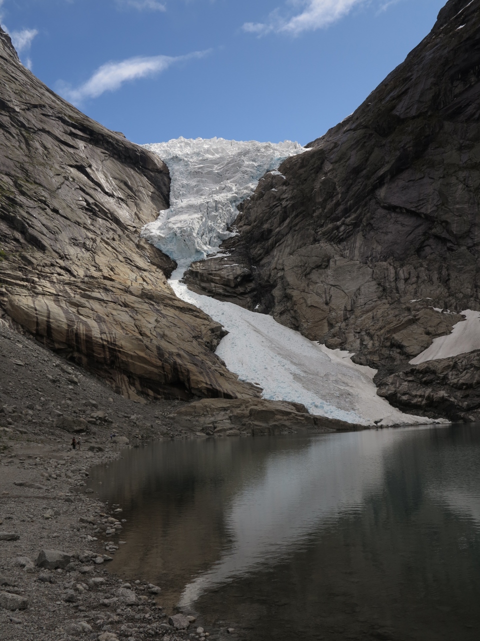 北欧GR39 NOR17 ブリクスダール氷河湖の畔で ☆快晴に聳える山岳氷河