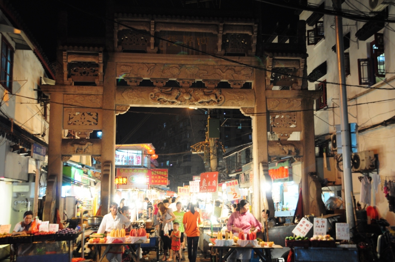 上海 夏の夕涼み 賑やかな屋台街 四牌楼路 と豫園 外灘 上海 中国 の旅行記 ブログ By 熱帯魚さん フォートラベル