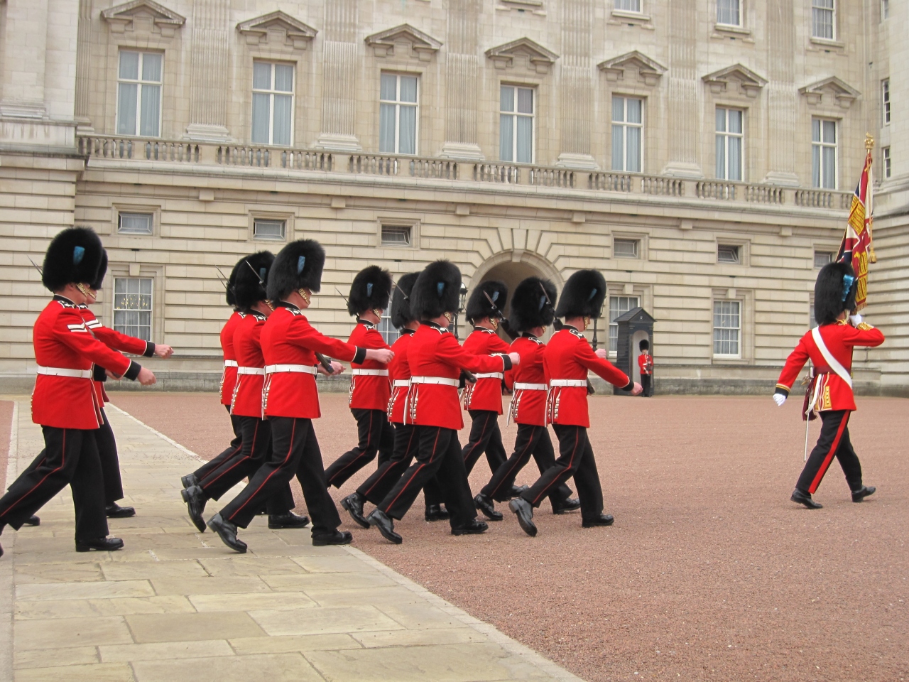 イギリス ベルギー フィンランド一人旅 バッキンガム宮殿など名所巡り ロンドン イギリス の旅行記 ブログ By Kanaさん フォートラベル