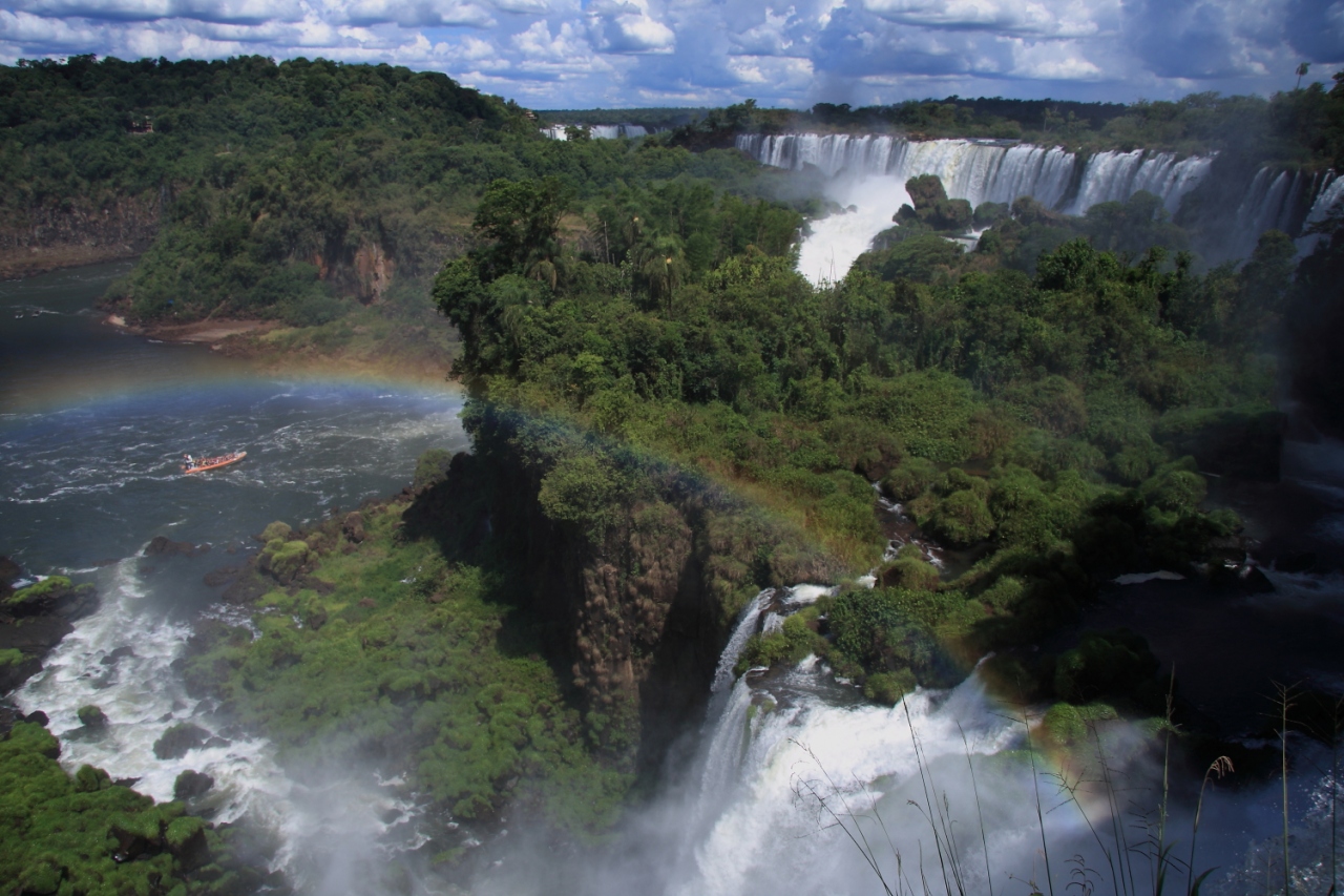 ブラジル アルゼンチン国境の巨大瀑布 イグアス その１ イグアスの滝周辺 アルゼンチン の旅行記 ブログ By けちゃたびたび Naokosaimi さん フォートラベル