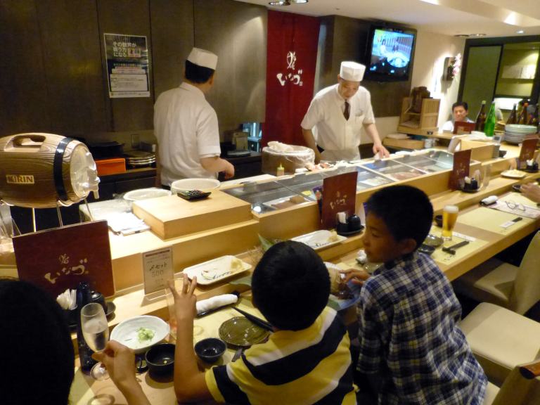 １０ ２０１２年夏休み５泊６日の北海道旅行 札幌駅近でショッピング 鮨 いなづ アスティ45店 の夕食 札幌 北海道 の旅行記 ブログ By ミシマさん フォートラベル