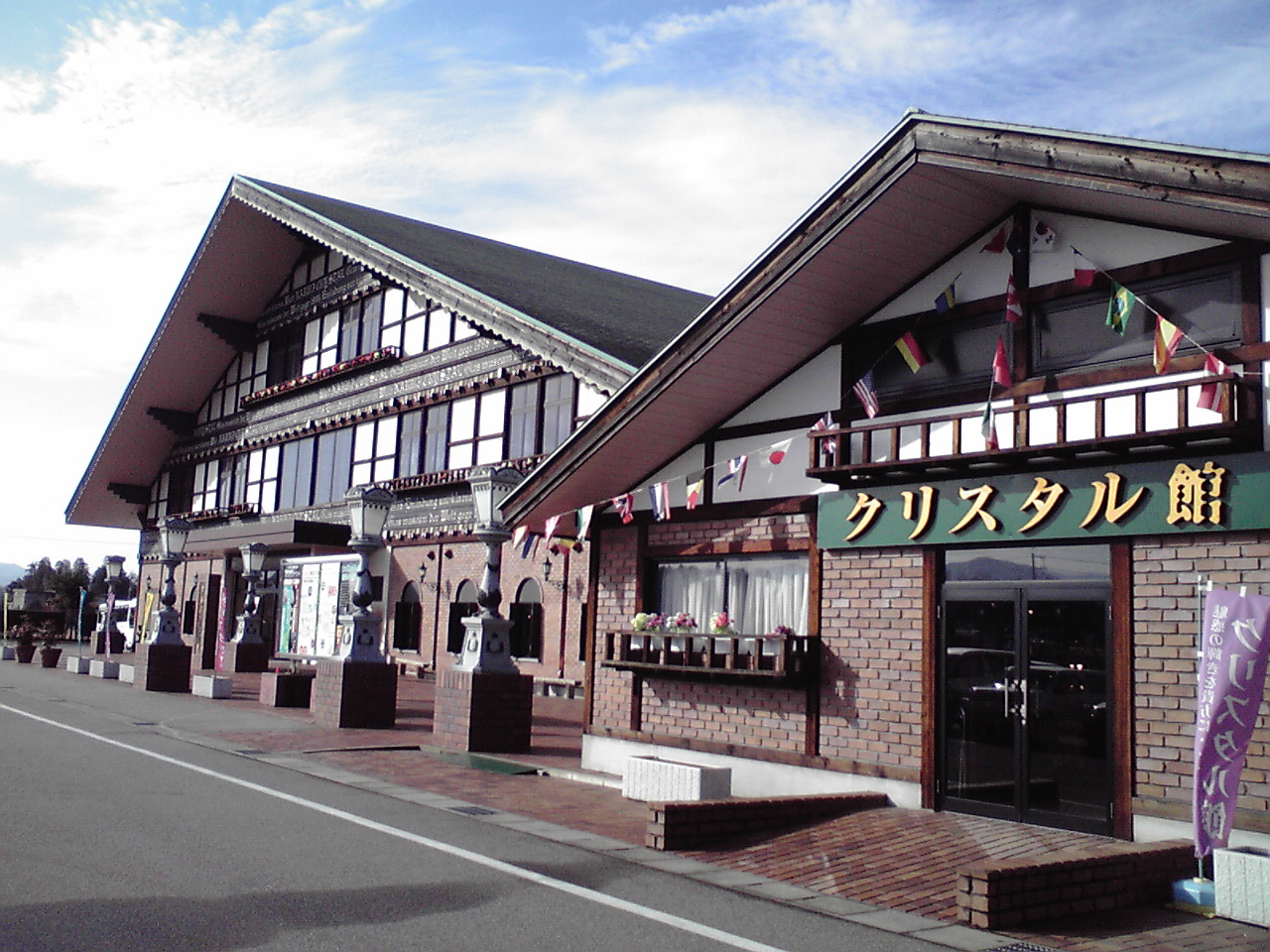 イガンダーラ 宙吹きガラス体験 ガビーン ｂｙ 世界のガラス館 加賀店 何万点も色んなガラスの商品が有りました 加賀 石川県 の旅行記 ブログ By ねこにゃんさん フォートラベル