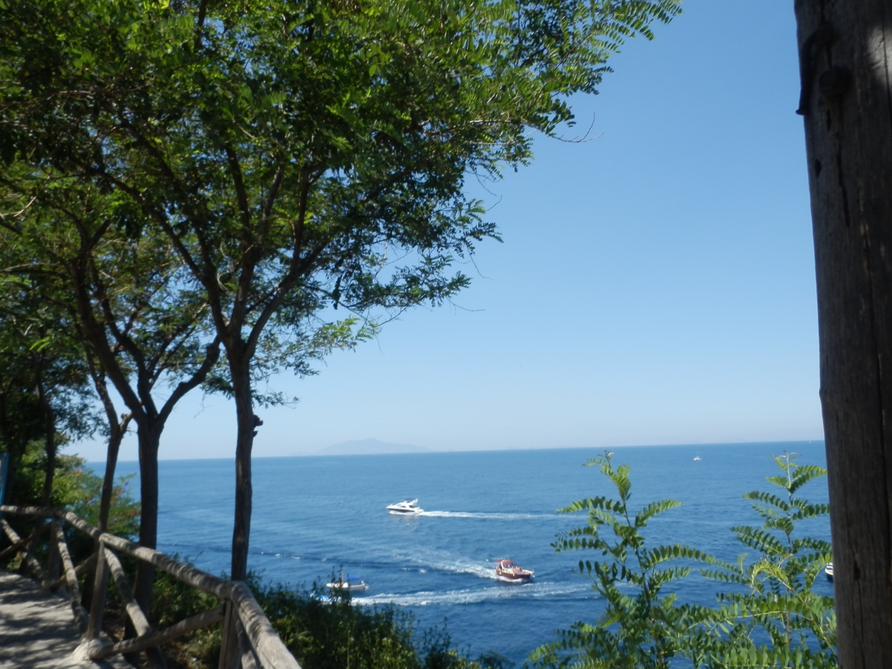 イタリア一人旅 3日目 カプリ島 青の洞窟 ローマからの日帰りツアー ローマ イタリア の旅行記 ブログ By Remiさん フォートラベル イタリア一人旅 3日目 カプリ島 青の洞窟 ローマからの日帰りツアー ローマ イタリア の旅行記 ブログ By Remiさん フォートラベル