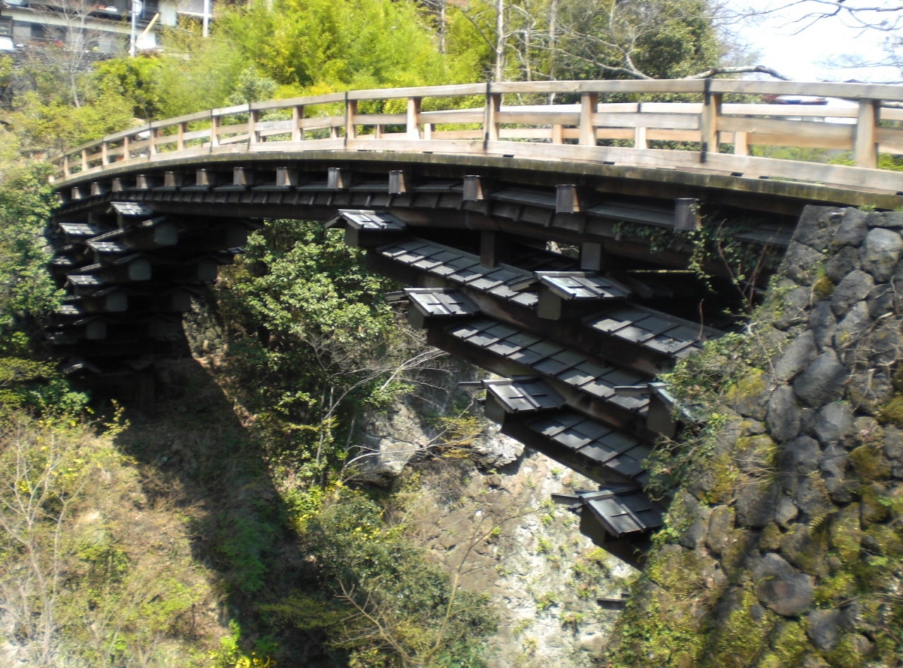 日本3奇矯 猿橋 大月 山梨県 の旅行記 ブログ By 向日葵さん フォートラベル 日本3奇矯 猿橋 大月 山梨県 の旅行記 ブログ By 向日葵さん フォートラベル