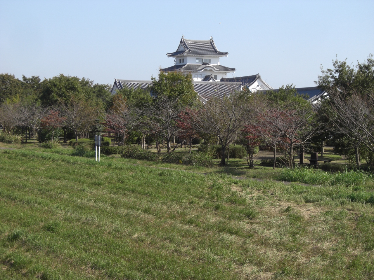 関宿城 ここは千葉県 あそこは茨城県 私たちは埼玉県から来ました 野田 関宿 千葉県 の旅行記 ブログ By Ooyamatoさん フォートラベル