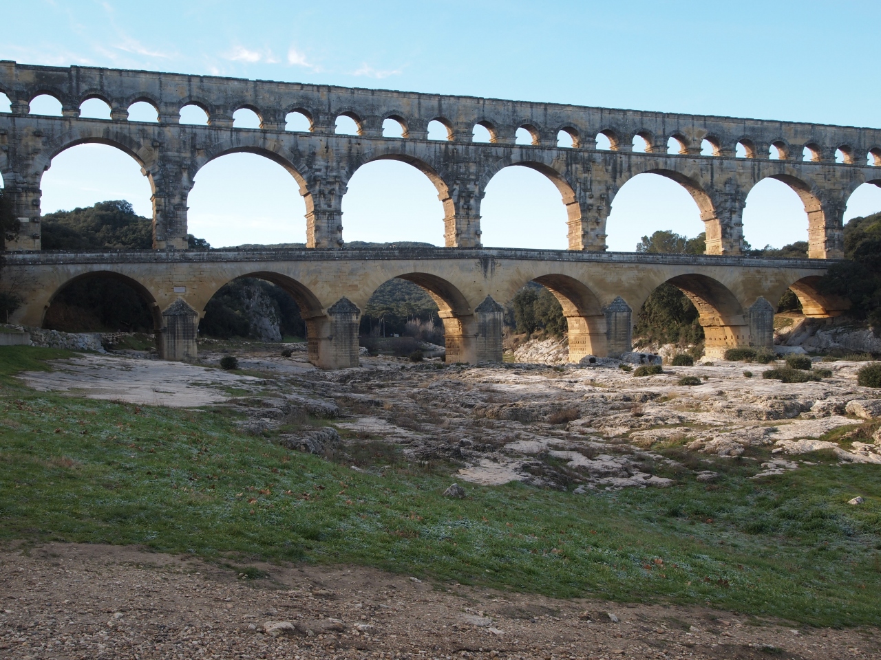 ローマ時代の巨大水道橋 ガール橋 プロヴァンスアルプコートダジュール地方 フランス の旅行記 ブログ By Lion3さん フォートラベル