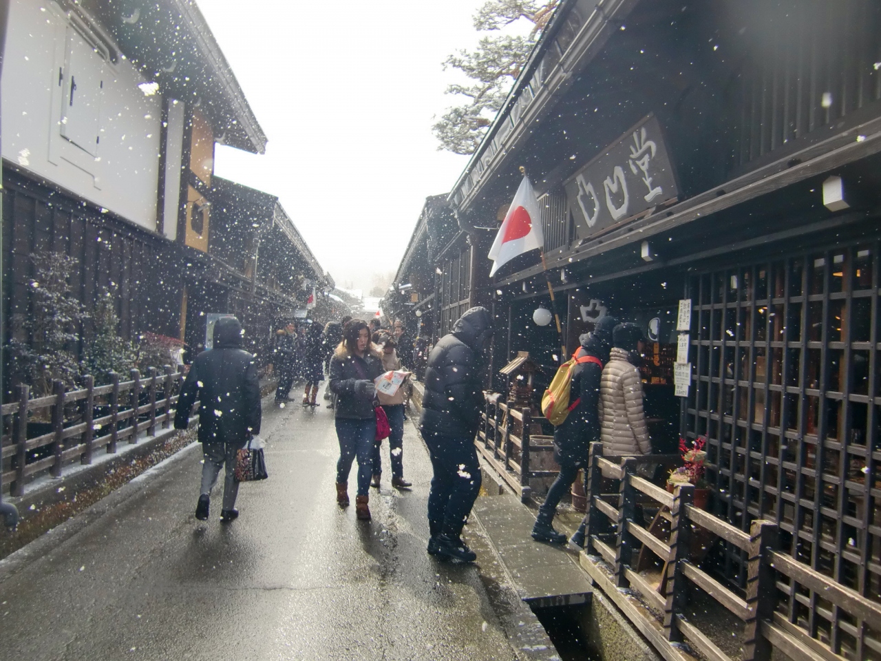 下呂温泉 雪の高山の朝市 下呂温泉 岐阜県 の旅行記 ブログ By ユーハウスのたけさん フォートラベル 下呂温泉 雪の高山の朝市 下呂温泉 岐阜県 の旅行記 ブログ By ユーハウスのたけさん フォートラベル