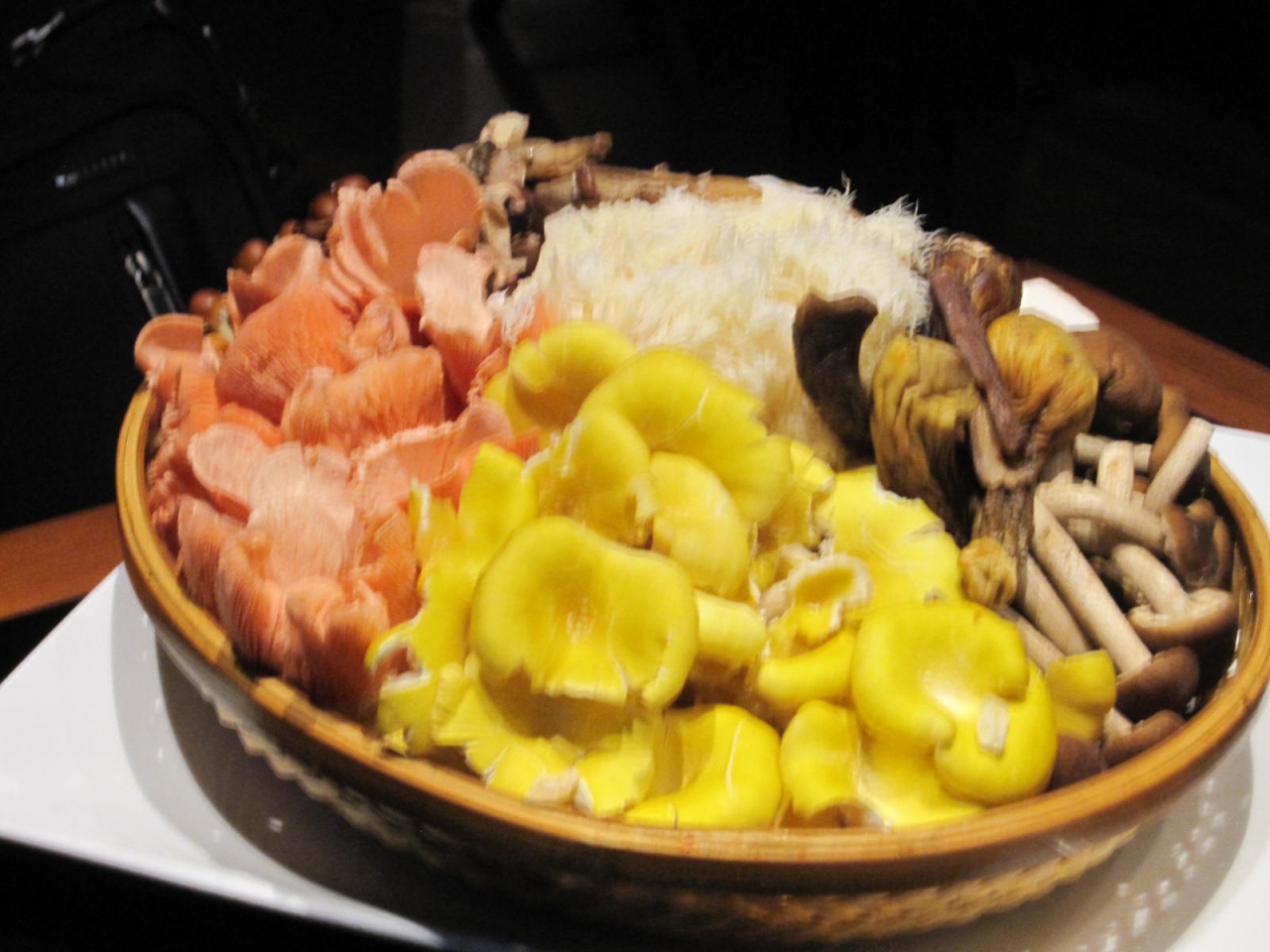 銀座 御膳房 雲南キノコ烏骨鶏火鍋の深い味わい 2013 03 30 銀座 有楽町 日比谷 東京 の旅行記 ブログ By 杏仁豆腐さん フォートラベル