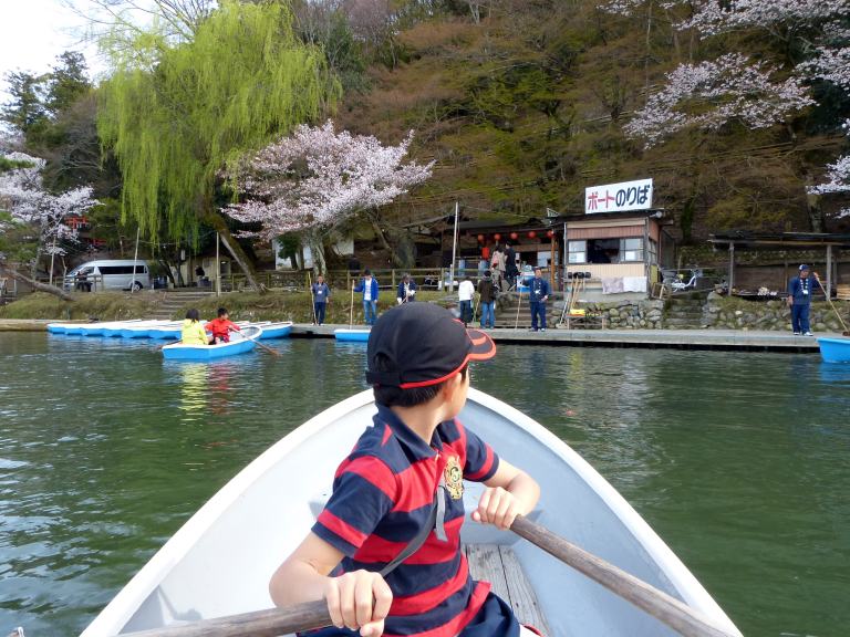 １６ 春休みの京都の世界遺産を巡る旅 チョッと大阪 嵐山 嵯峨中の島のお花見 桂川の貸ボート 京福電鉄 嵐山本線 嵐山 嵯峨野 太秦 桂 京都 の旅行記 ブログ By ミシマさん フォートラベル