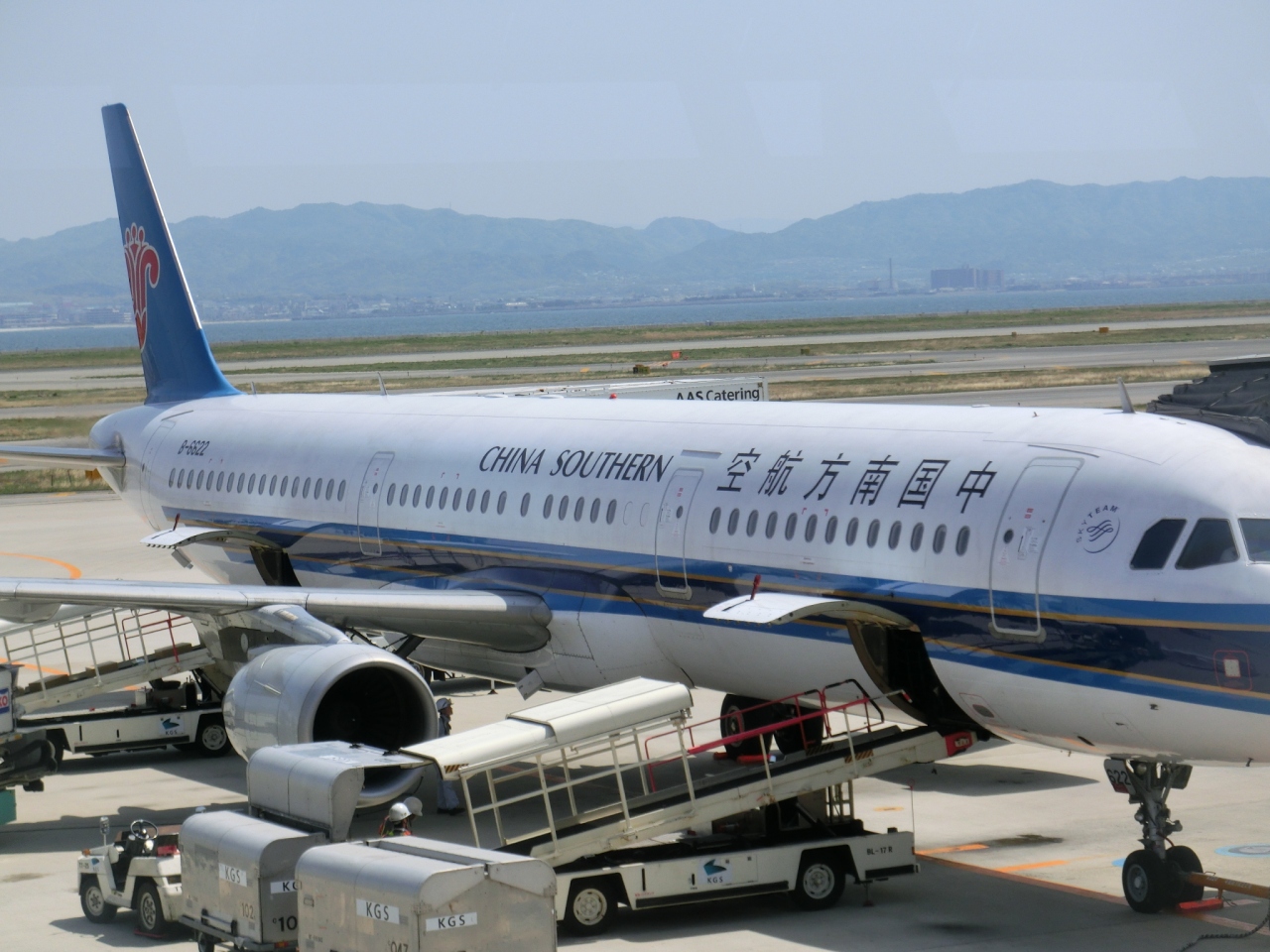 離陸前の機内で 機内食を召し上がれ ネパール旅行 １日目 広州 中国 の旅行記 ブログ By ホーミンさん フォートラベル