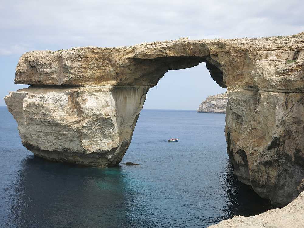 マルタ 南イタリアドライブ旅行ー ２ マルタ島 ゴゾ島 今は見れなくなったアズールウィンドウヘ ゴゾ島 マルタ の旅行記 ブログ By Miharashiさん フォートラベル