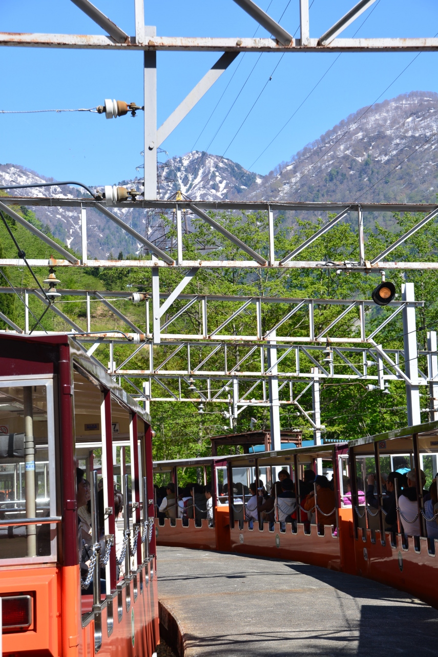 新緑の 黒部峡谷 トロッコ電車 １ 13 宇奈月 黒部峡谷 富山県 の旅行記 ブログ By 旅姿さん フォートラベル