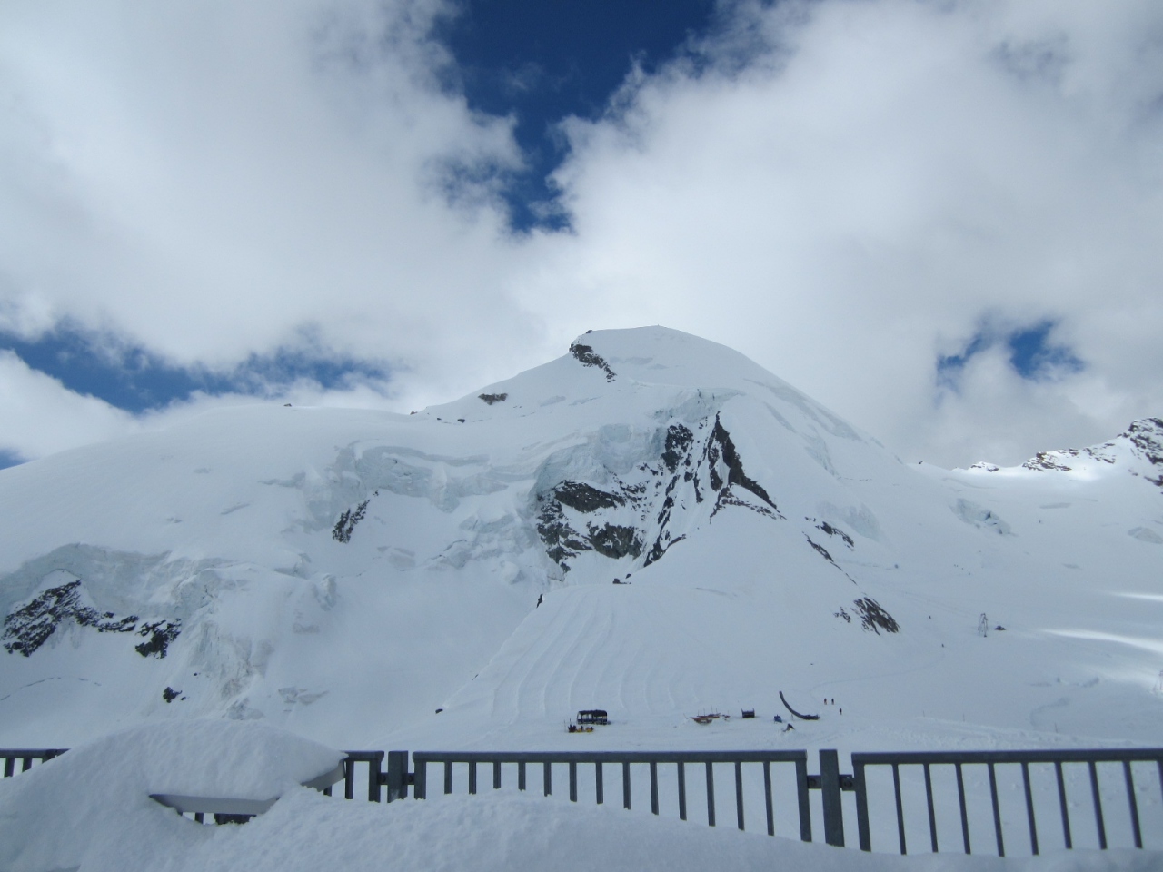 スイス国内にある一番高い山domを見たくて サース フェー スイス の旅行記 ブログ By Merumoさん フォートラベル スイス国内にある一番高い山domを見たくて サース フェー スイス の旅行記 ブログ By Merumoさん フォートラベル