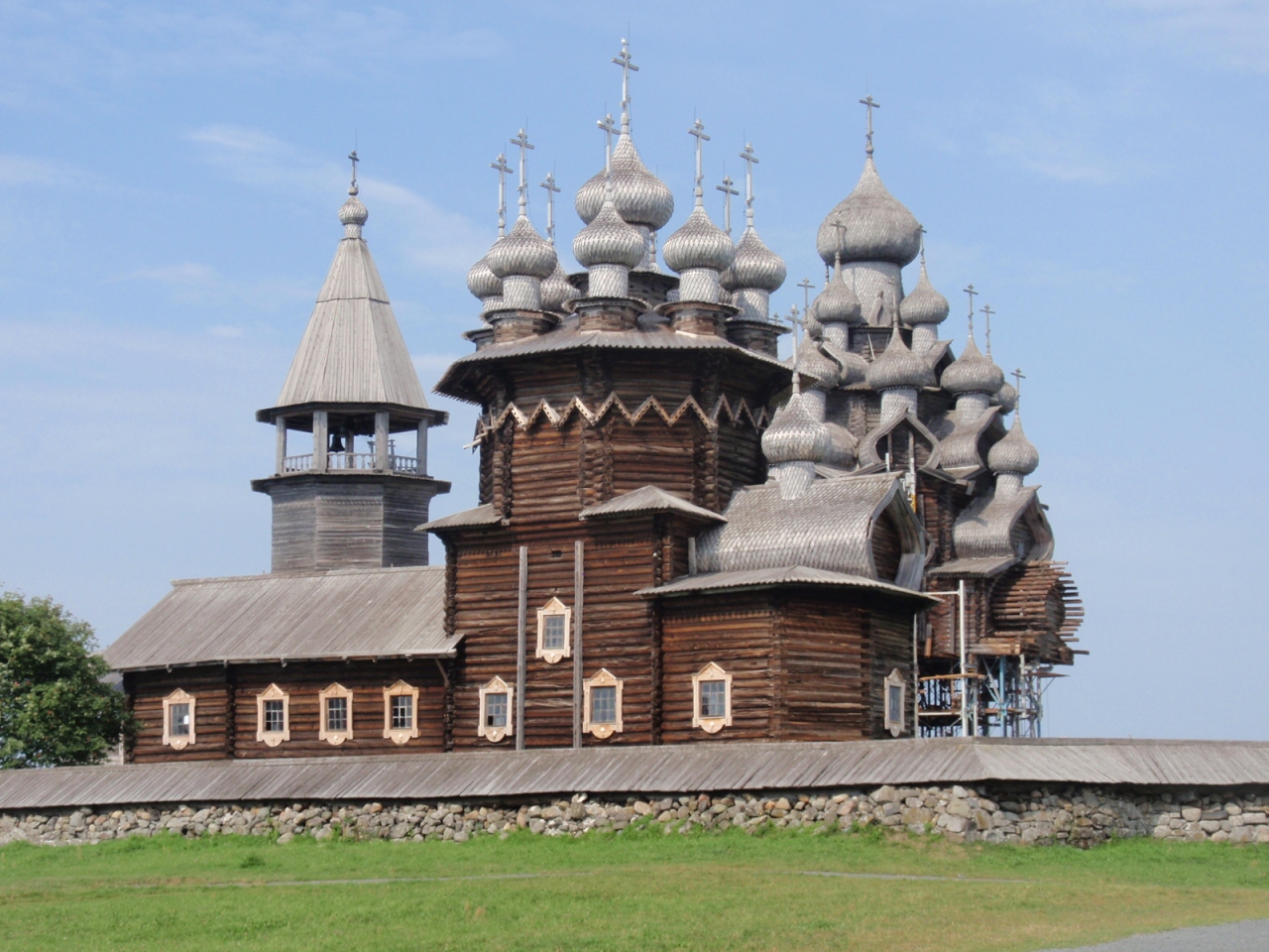木造の玉ねぎ屋根を持つロシア集落のある 世界遺産キジ島に来ちゃいました 古きロシアの佇まいを堪能 キジー島 ロシア の旅行記 ブログ By ムッシュさん フォートラベル
