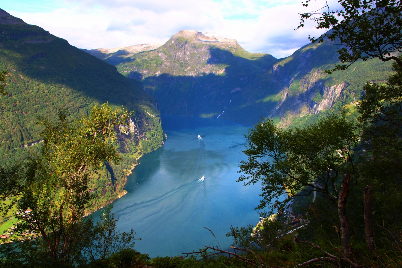 碧のフィヨルド ハイキング 氷河を冠る岩山ドライブ ガイランゲル絶景ポイント 白夜のfjord 1600kmドライブ 2 ガイランゲルフィヨルド周辺 ノルウェー の旅行記 ブログ By ウェンディさん フォートラベル