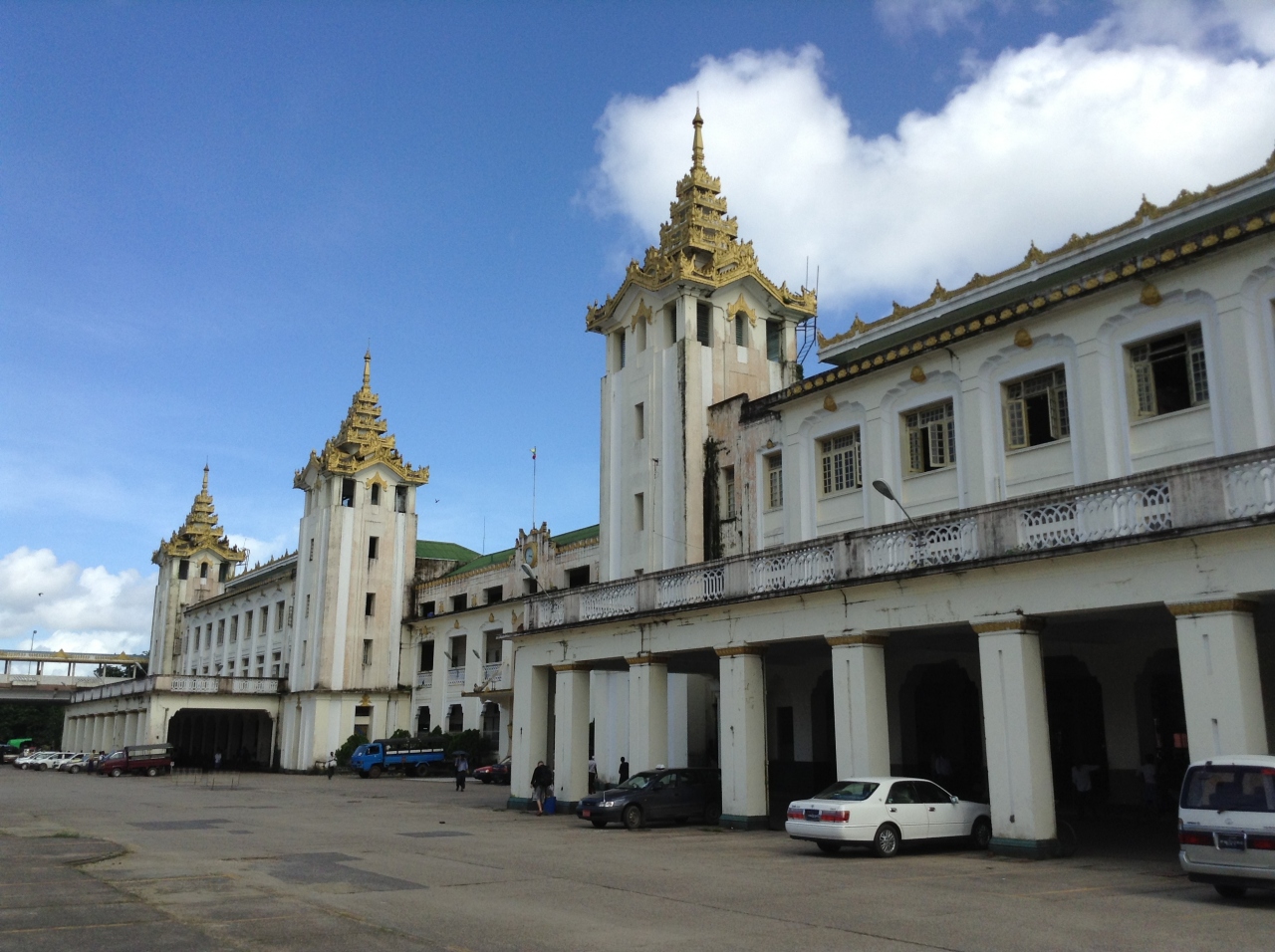 ２度目のミャンマー 帰ってきたらすぐにまた行きたくなってきた ヤンゴン中央駅とサクラトレイン ヤンゴン ミャンマー の旅行記 ブログ By Maipenraiさん フォートラベル